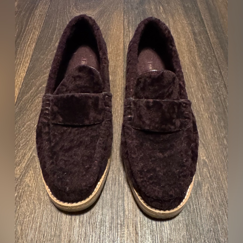 Stuart Weitzman Bromley Shearling Lamb Loafers Purple. Size 9M